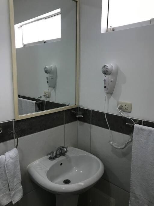 Confortable And Functional Apartment In Miraflores ! Lima Extérieur photo